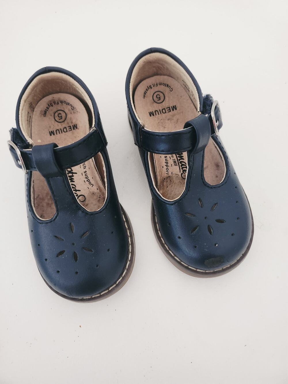 5 Footmates navy shoes read description
